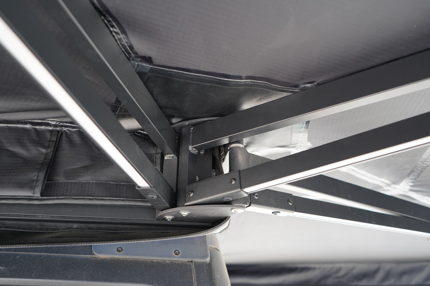 GEN 1 Ponderosa 270 Awning